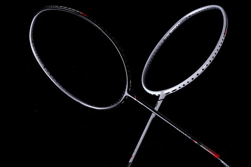 非黑即白 唯快不破——Dooot道特外星人系列G1羽毛球拍評(píng)測(cè)詳解